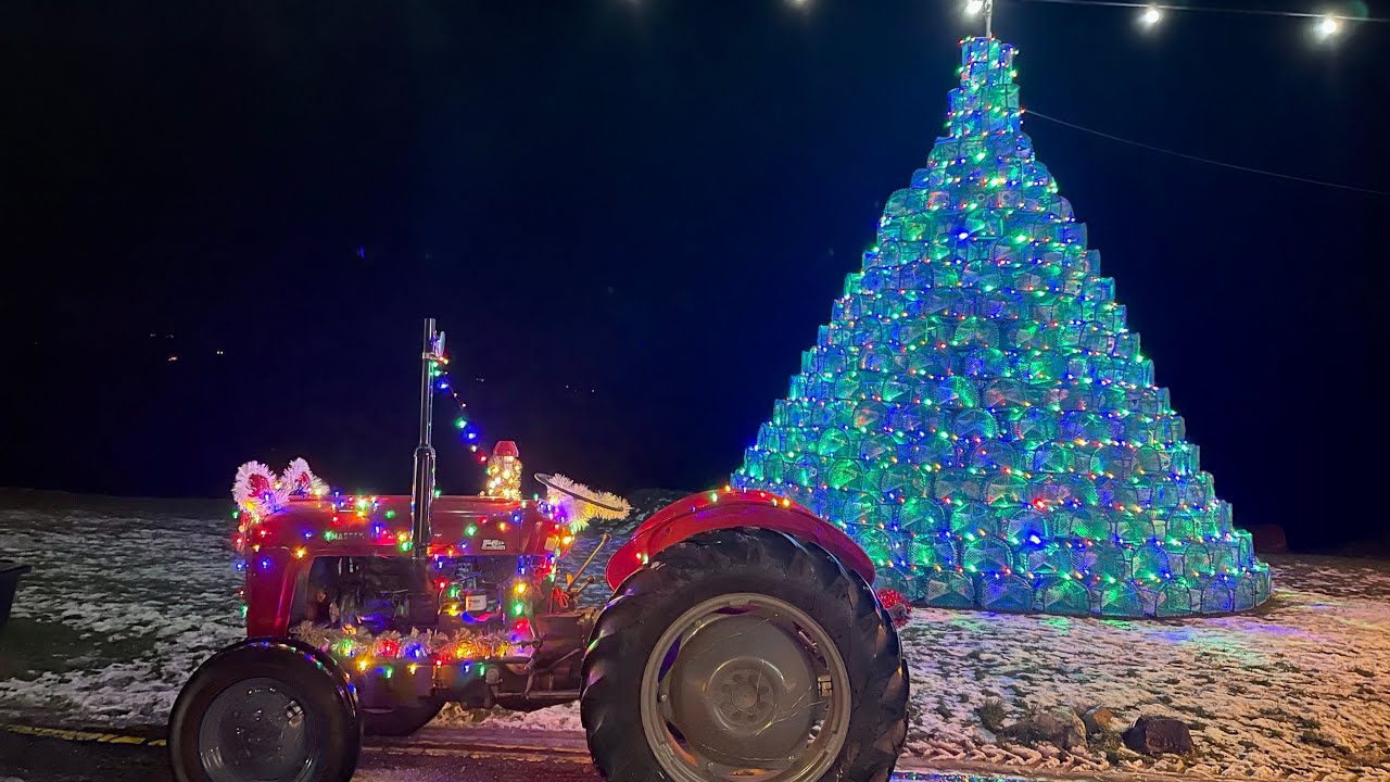 Ullapool Christmas Vintage Tractor Parade 2022