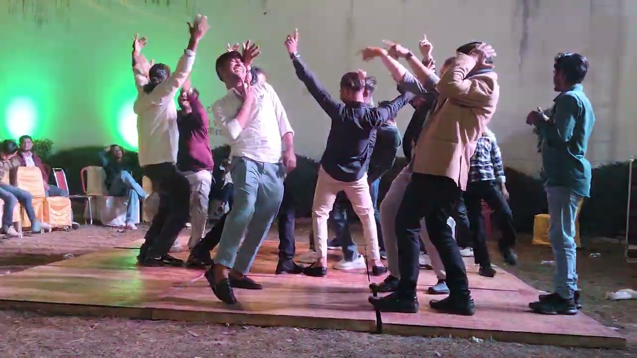 Aaj ka yeh Gupchup Gupchup Wala Dance video full energy#shortsfeed #shortsfeed 