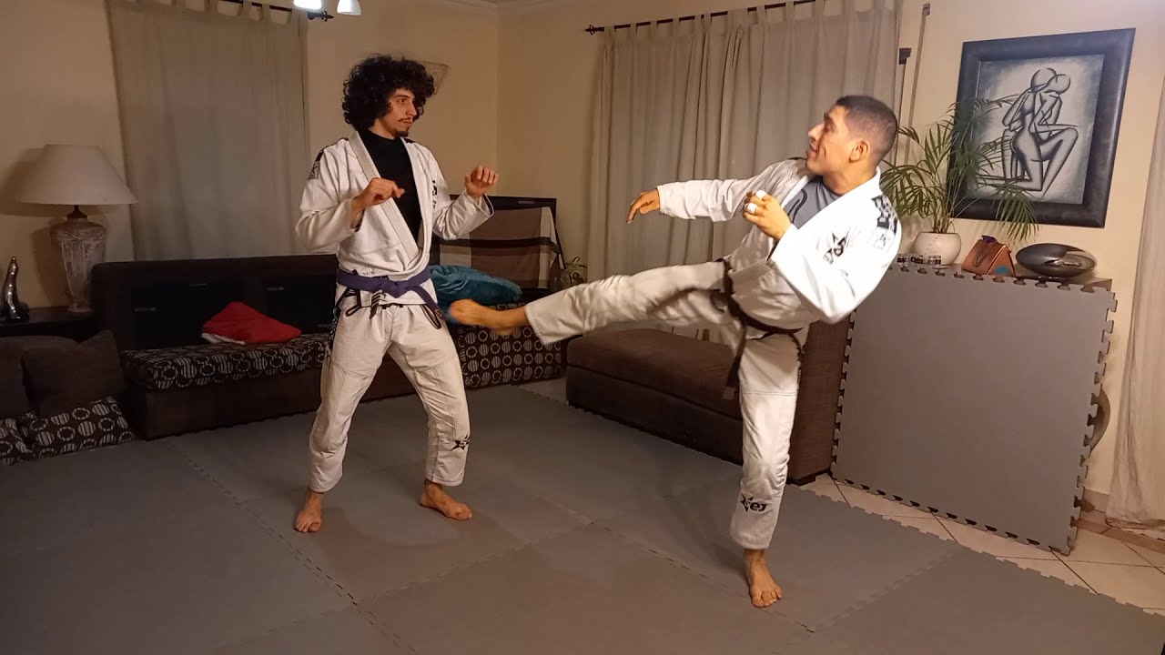 Entrada em Clinch com Pisão (Jiu-Jitsu com porrada/Defesa Pessoal)