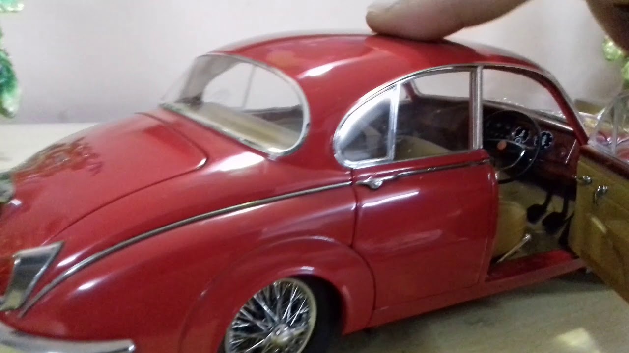 Model Icon Jaguar MK2 in 1/18 scale