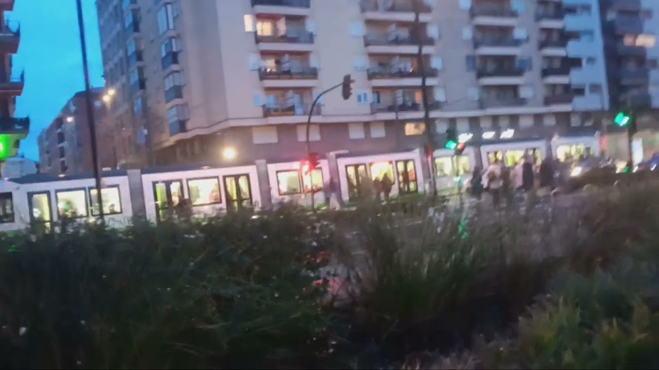 nuevo tranvia de vitoria Gasteiz serie 600 604 helmuga unibertsitatea  euskotren  tranbia