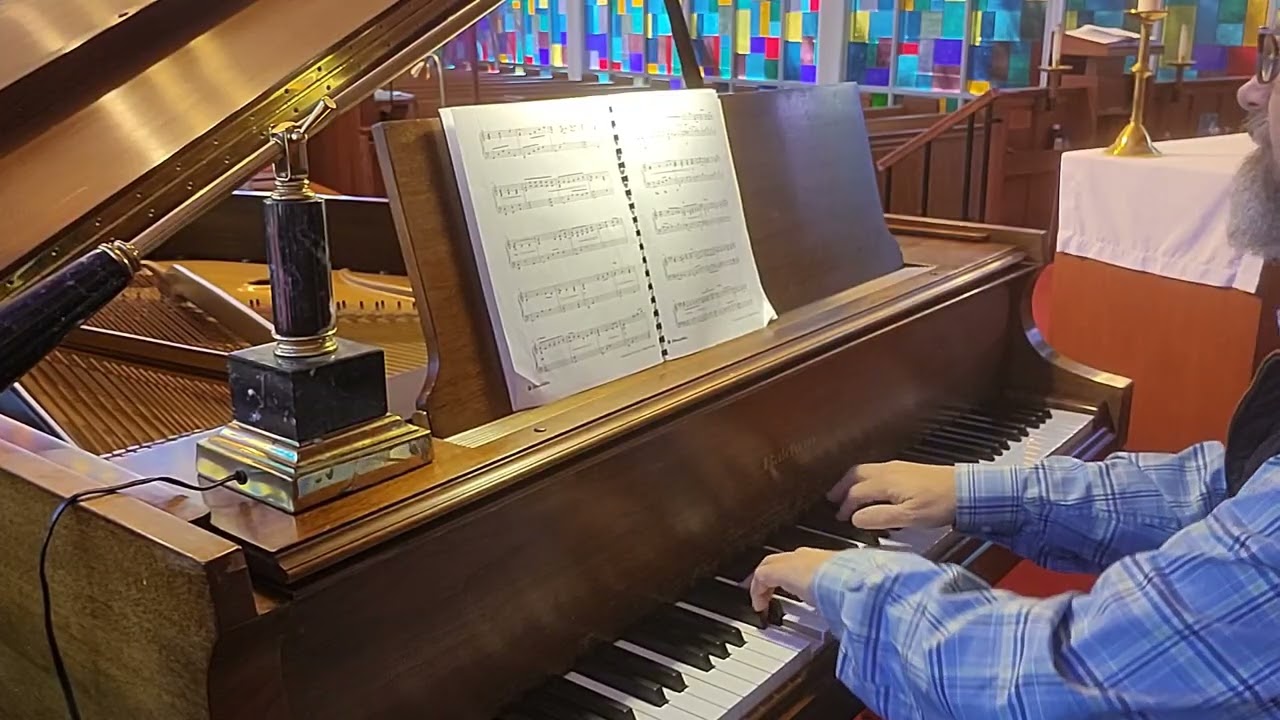 Piano solo. 