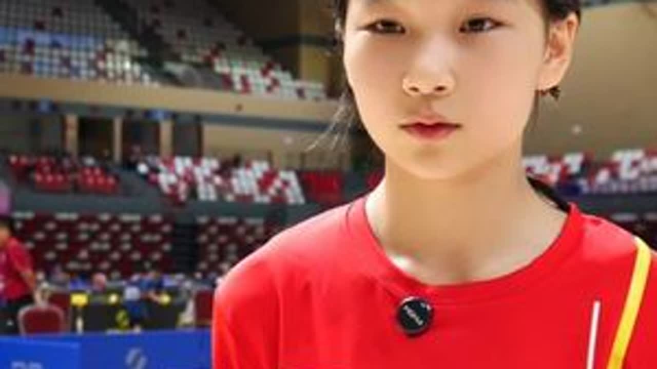 14岁反手长胶快攻，爱画画的卢果然：姐姐是我的场外指导，赢球主要靠颗粒优势 #14 #乒乓球