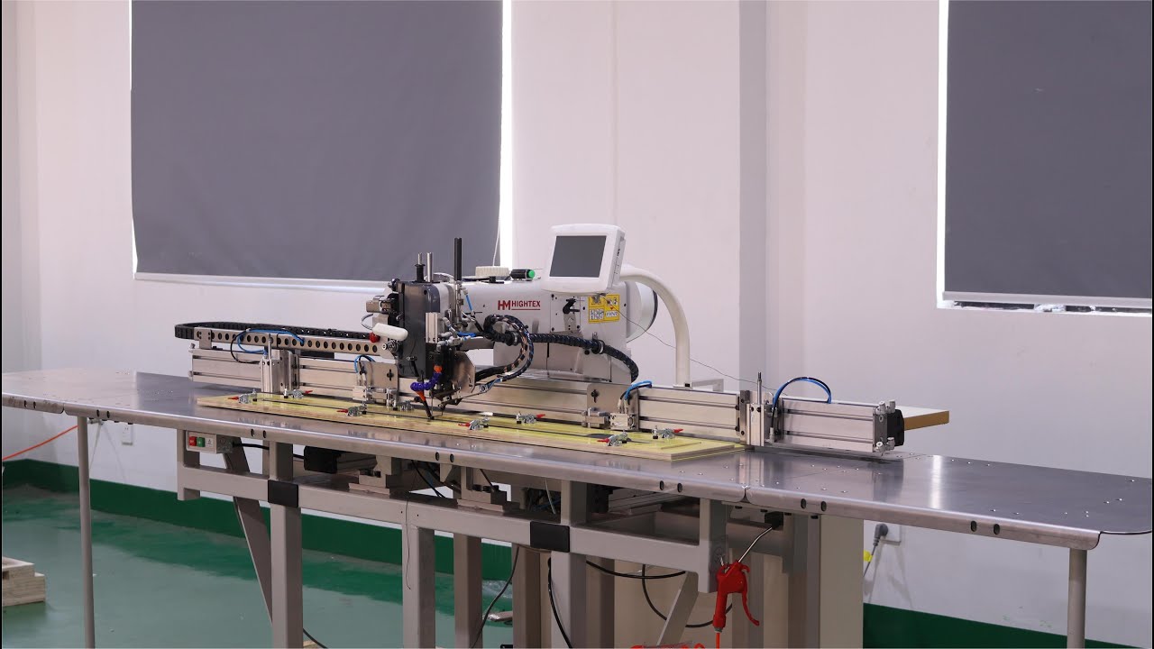 Automatic programmable pattern sewing machine for heavy duty weight belt