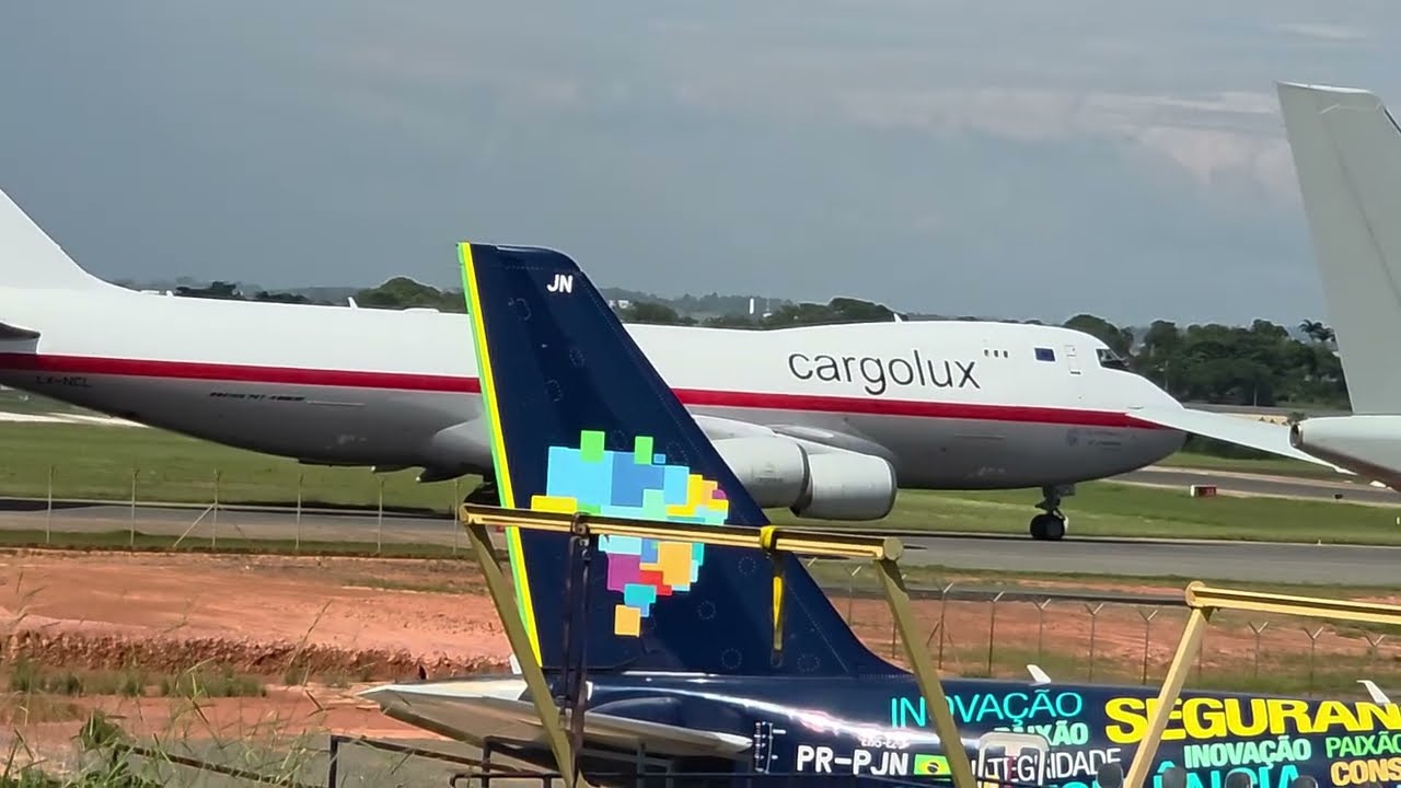 Nostalgic Boeing 747-400 taxiing for takeoff. #aviation #viral