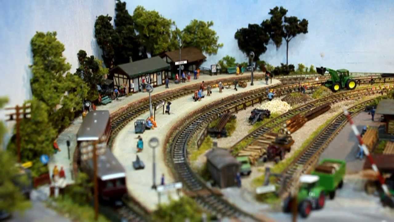 Zugparade auf der N-Kleinstanlage "Lützelen"