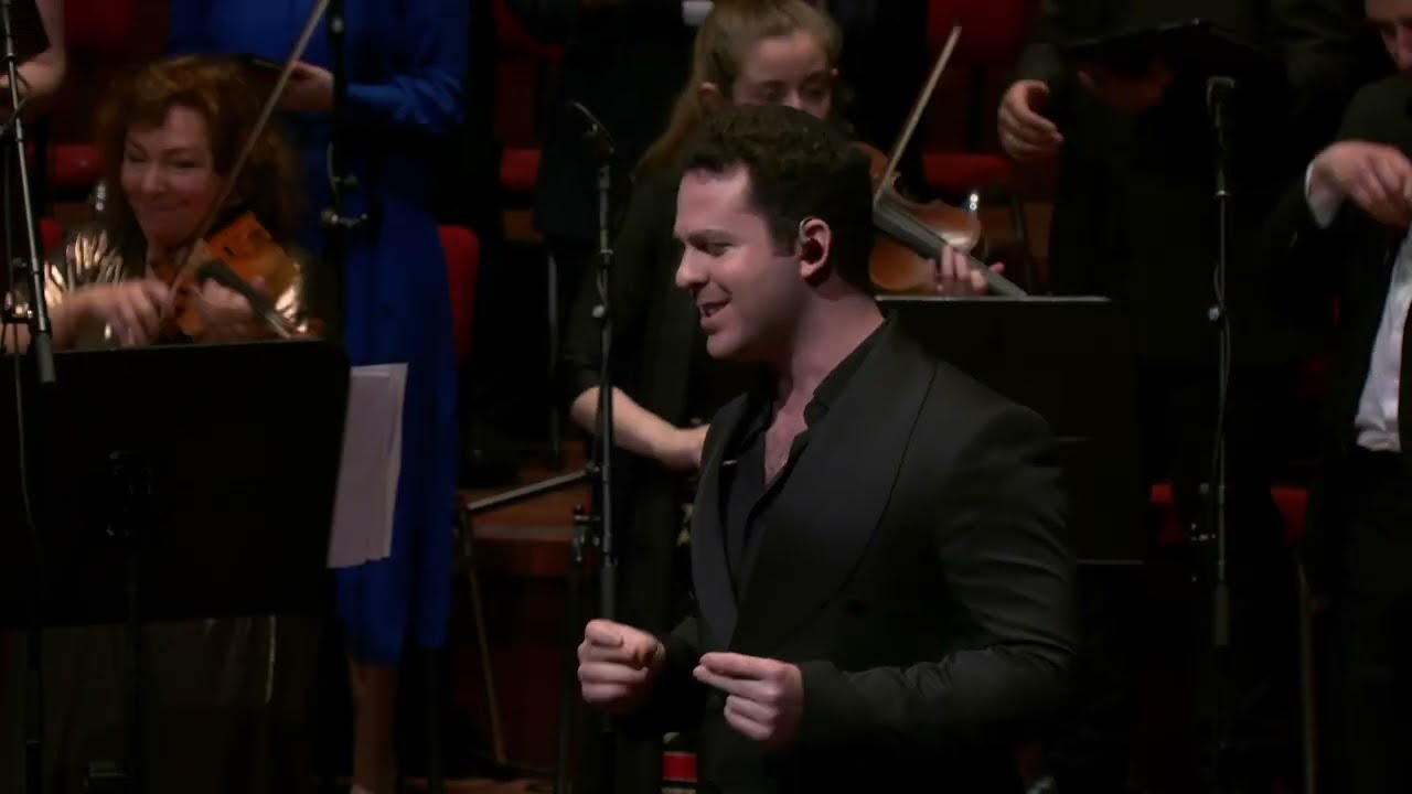 Chaim Stern sings Al Hanissim - 10th Anniversary Chanukah Concert