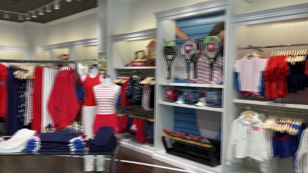 Chicago Scene at Wilson Store