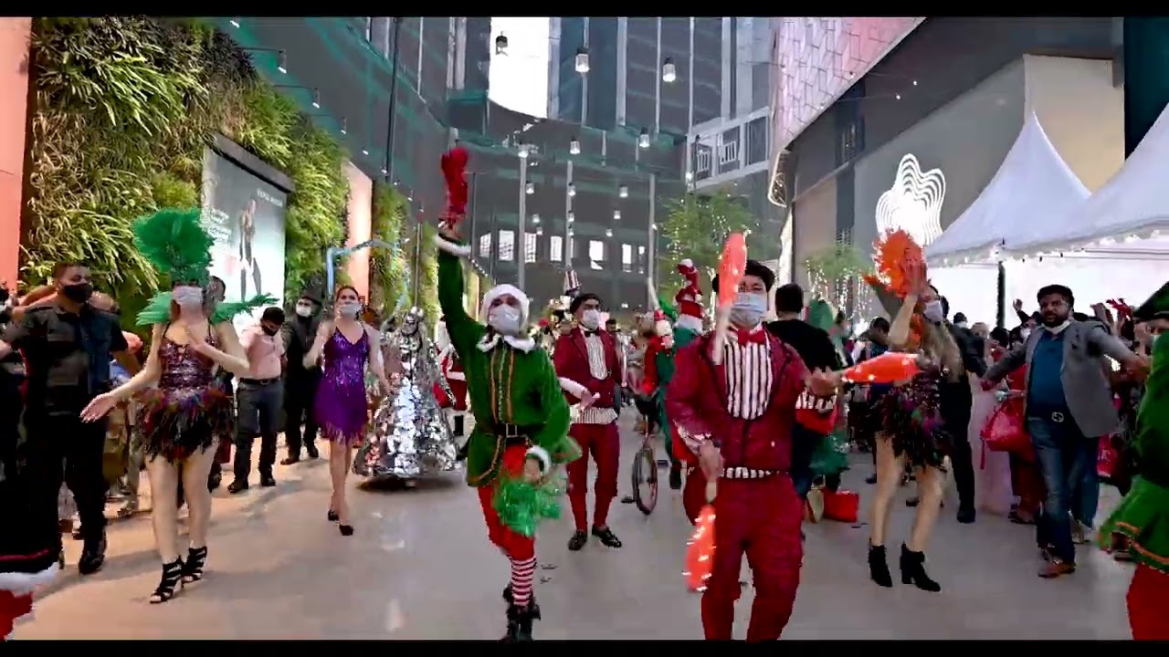 Grand Christmas Parade @ Jio World Drive