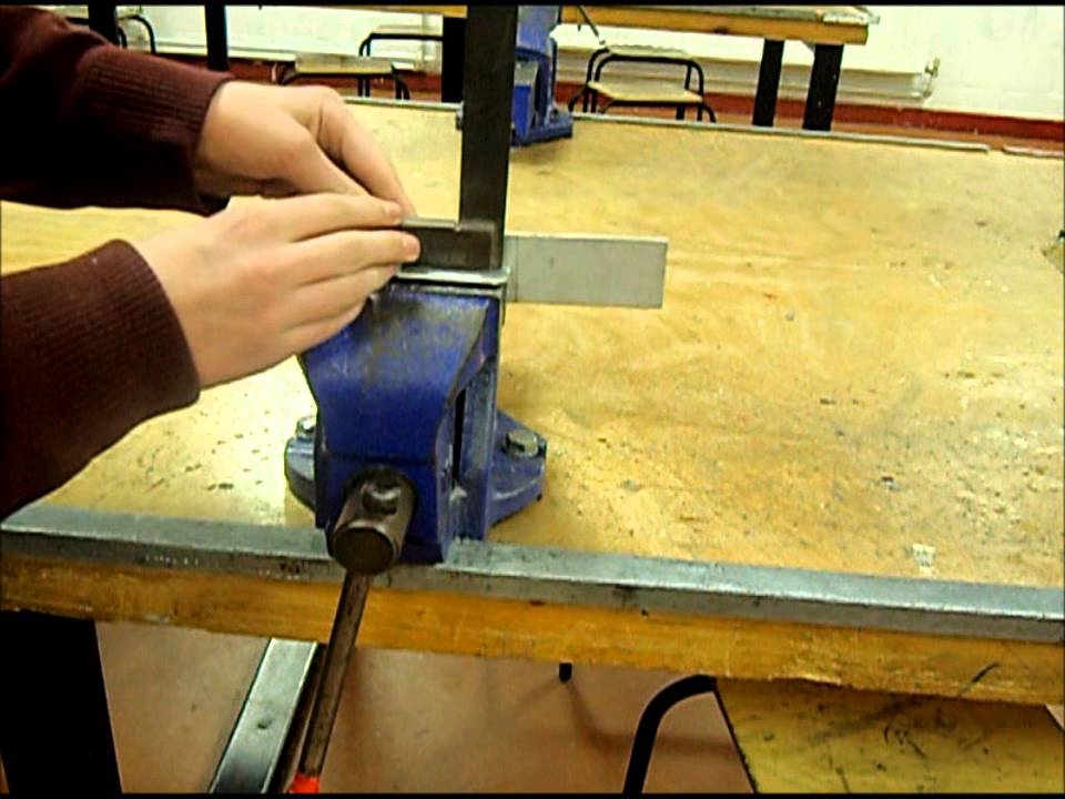 how to use a hacksaw.wmv