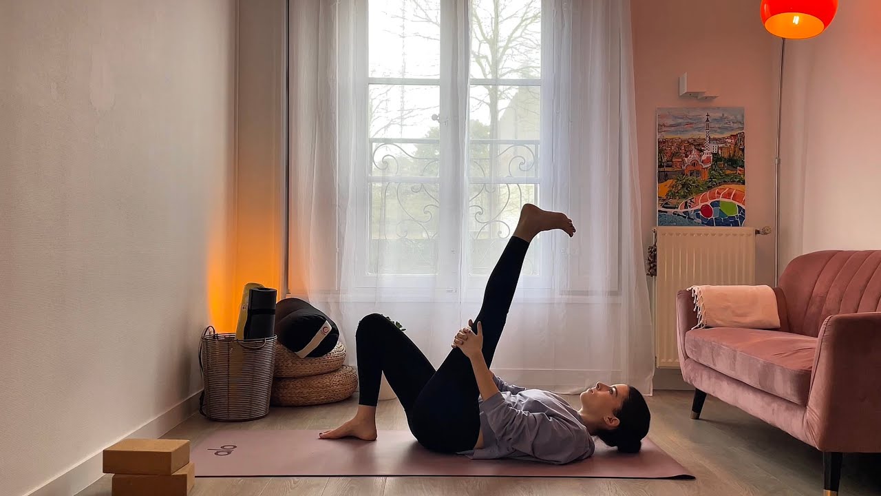 MOVE | Mini routine de yoga matinale pour réveiller ton corps en douceur 