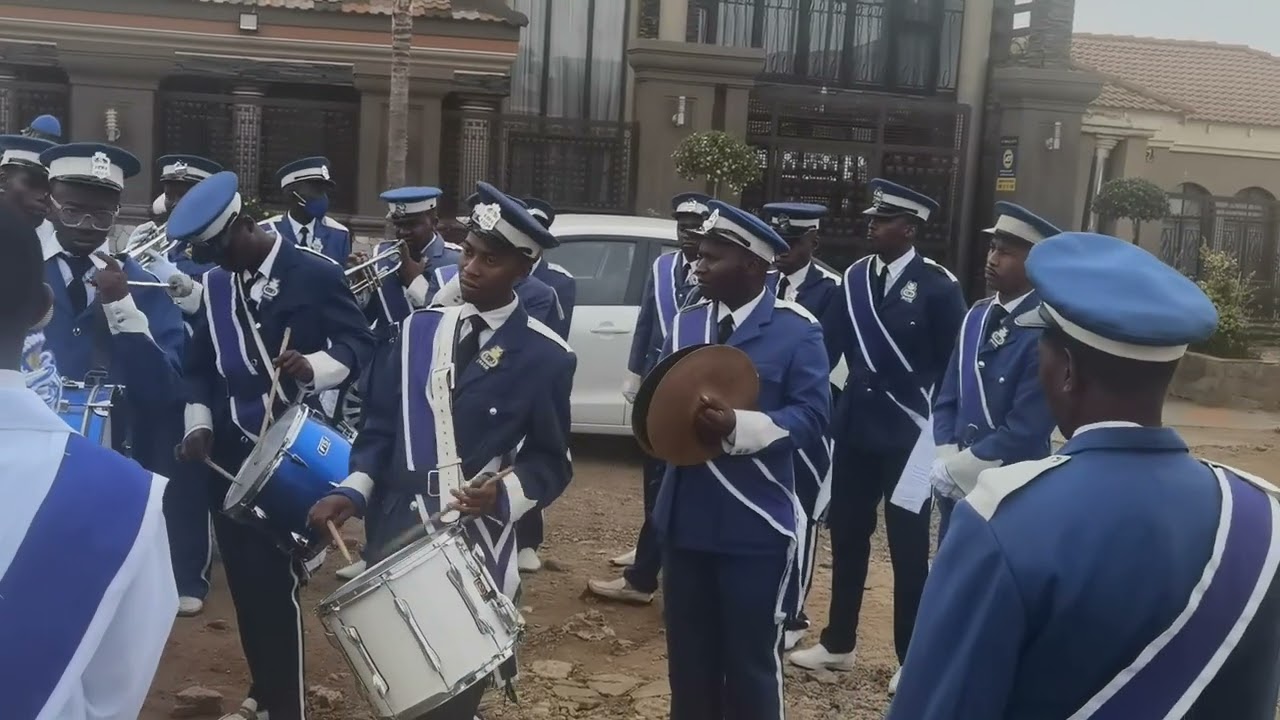 Ndinomsindisi uYesu iNkosi, yena ungummangaliso