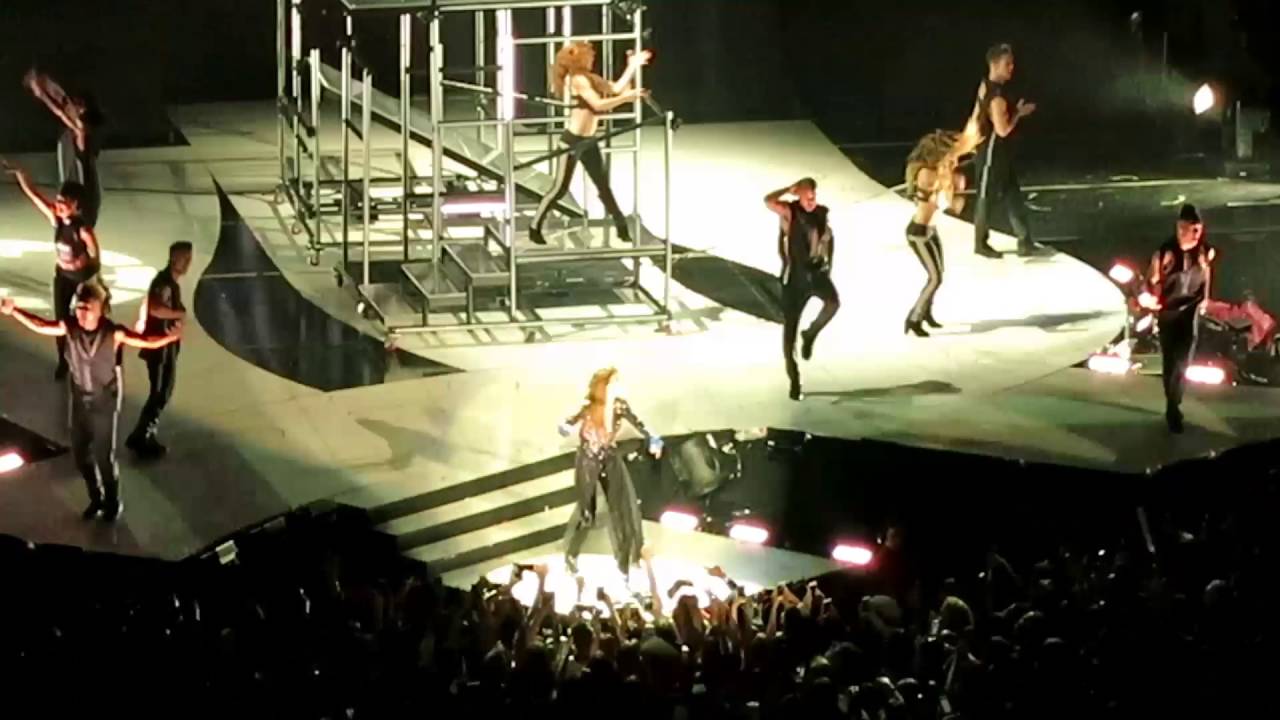 Selena Gomez Live Revival Tour Los Angeles