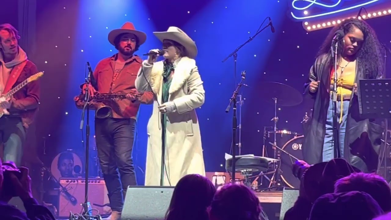 Sierra Ferrell  -☮️Need A Little Help from our Friends @lucktxreunion #luckreunion2023