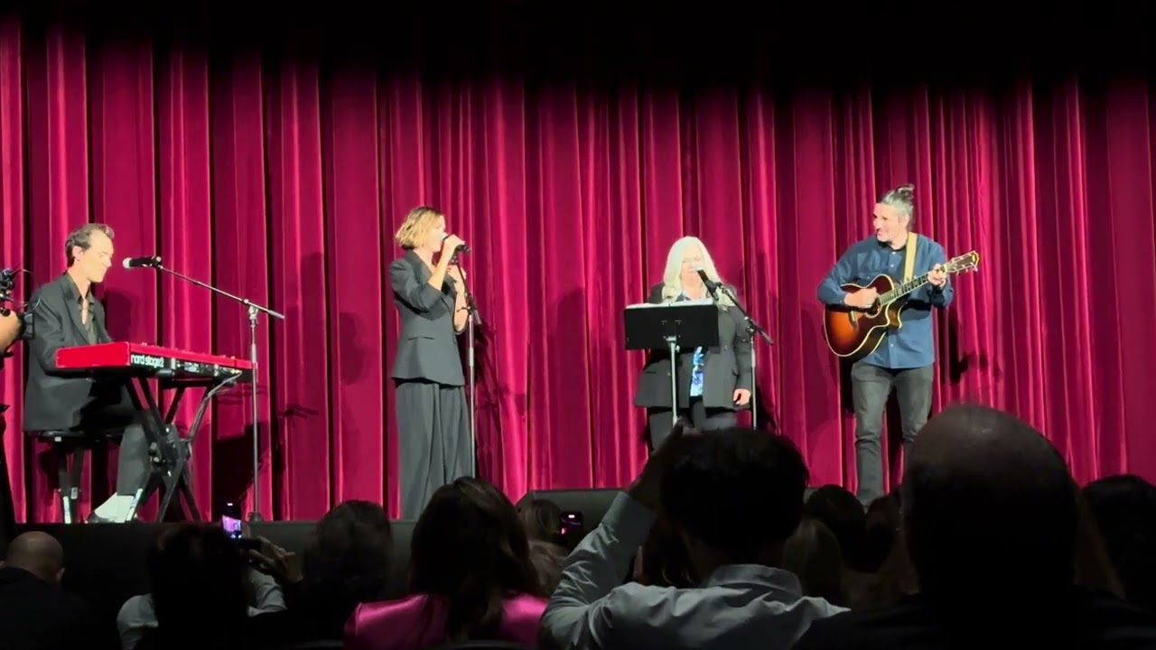 Kristen Wiig and Paula Pell perform the original song 