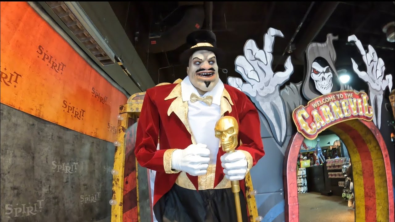 Spirit Halloween в Дейли-Сити 2024. РИНГМАСТЕР ТЕМНАЯ ПРИНЦЕССА НИББЛЗ И БОББИ ПОДСТАВЛЯЮТ