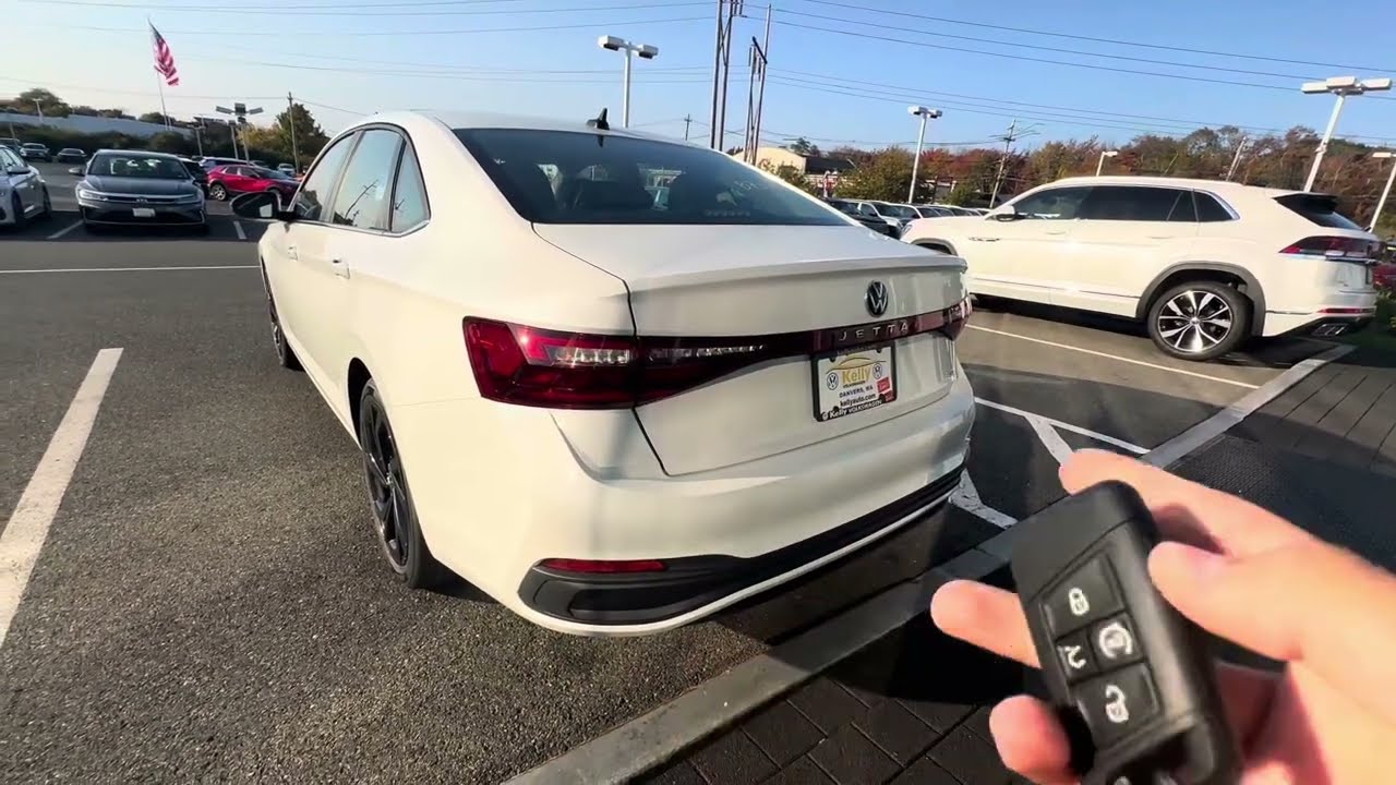 2025 Volkswagen Jetta 1.5T SE panic alarm