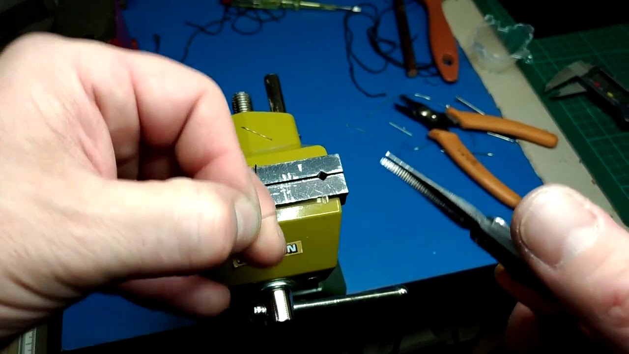 Modellismo: come realizzare golfari con gambo mediante due chiodi e una morsa (3a parte - italiano)