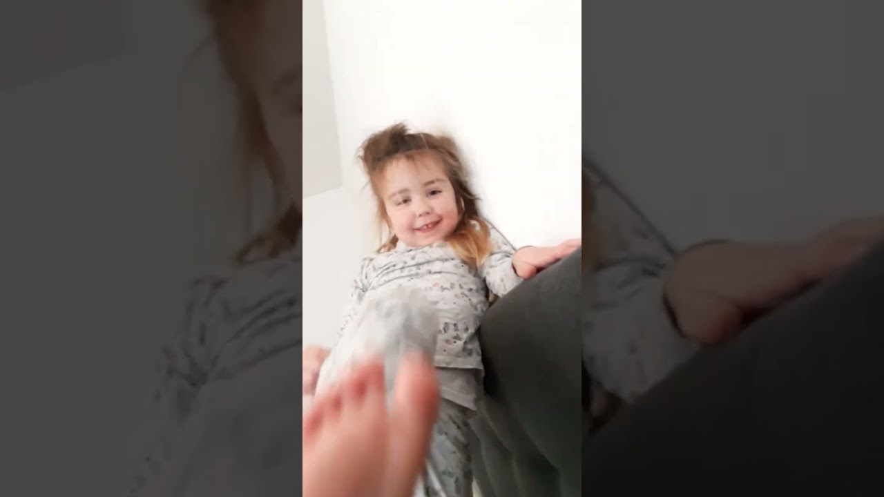 bed gevecht tussen Mama en Rilana