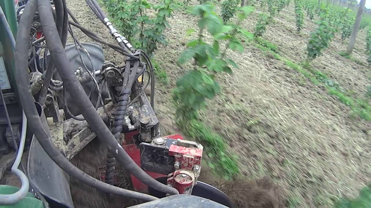 Uprawa Chmielu - Bodenbearbeitung im Hopfengarten 2016