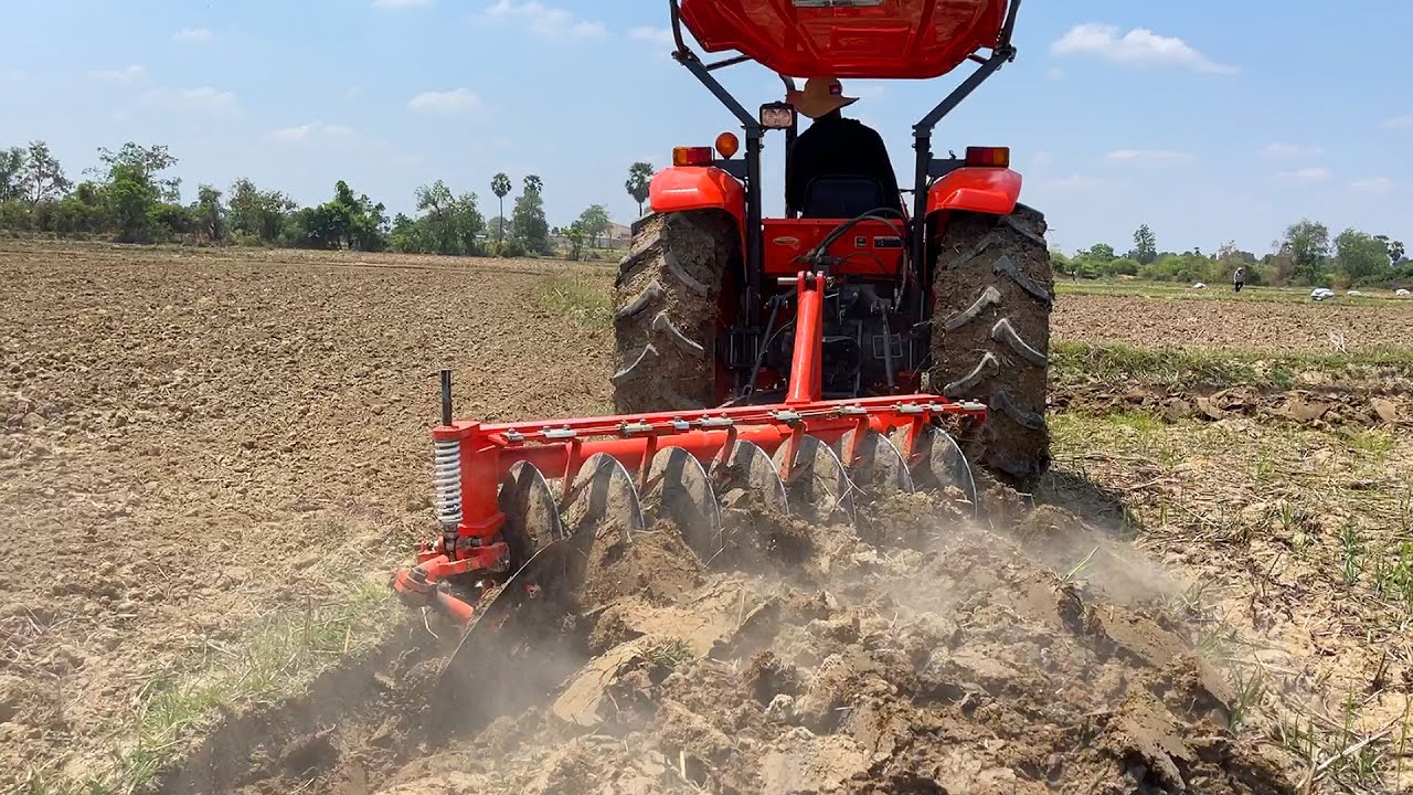 Tractor Kubota M6040 SU Plow Field,Tractor Khmer Farmer
