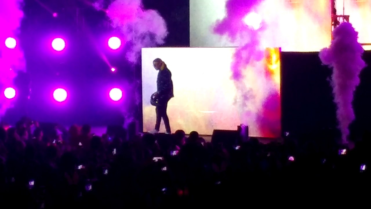 Bad bunny en el luna park sabado 9
