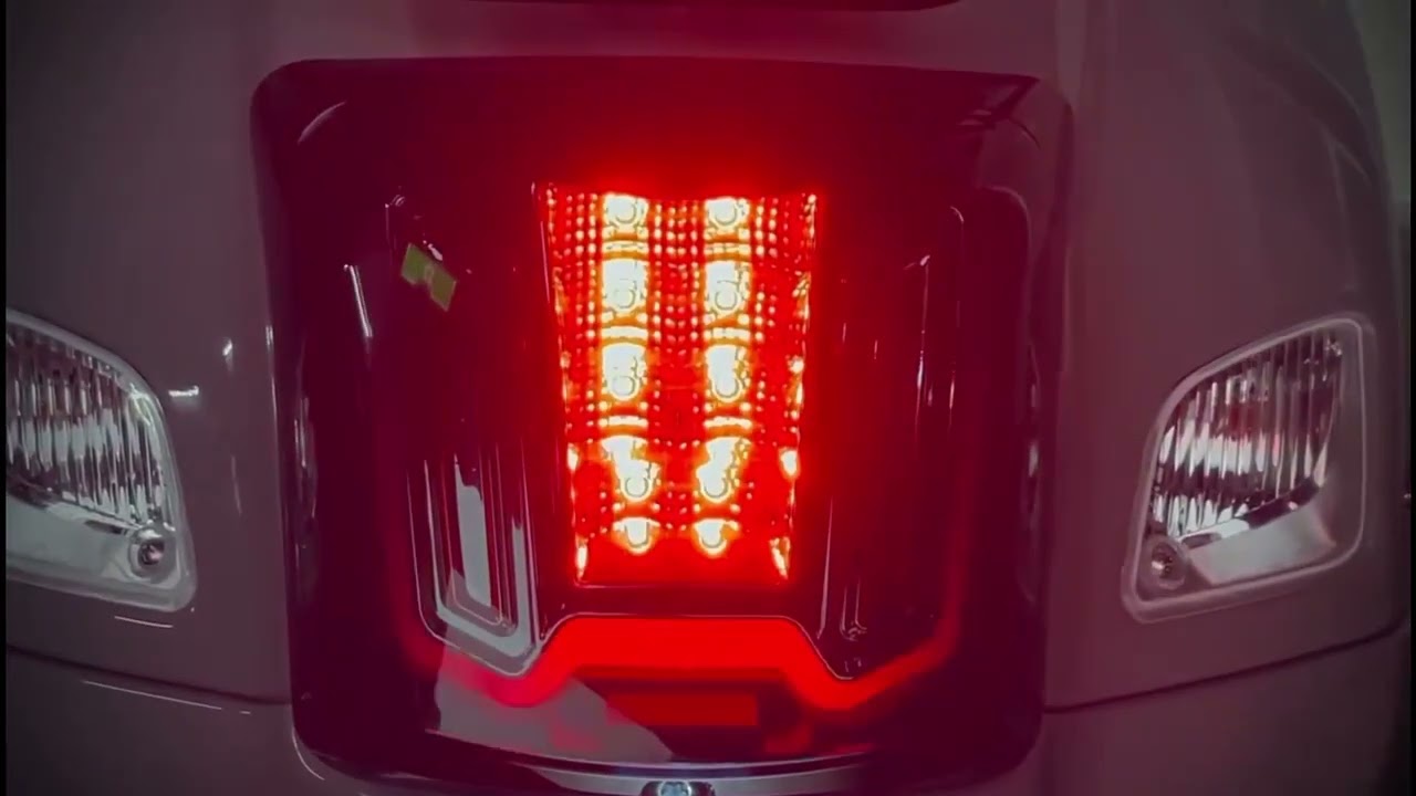 For Vespa GTS 300 HPE Supertech Sei Giorni Dynamic LED Tail Light