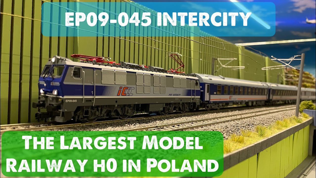 PIKO EP09-045 in Action! Running on the Borowiec Mega Layout with IC Lech Coaches