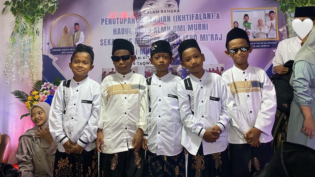 Penampilan Santriawan Majelis Ta'Lim Al-Hidayah ( Tarian Kun - Anta )