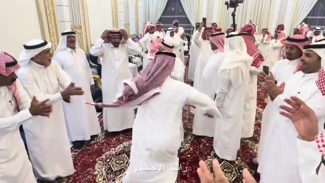 لعب زيد ( ٤-١) بحفل أ. عبدالرزاق بشيبش الحازمي الحربي بمناسبة زواج ابنيه محمد و عبدالحميد