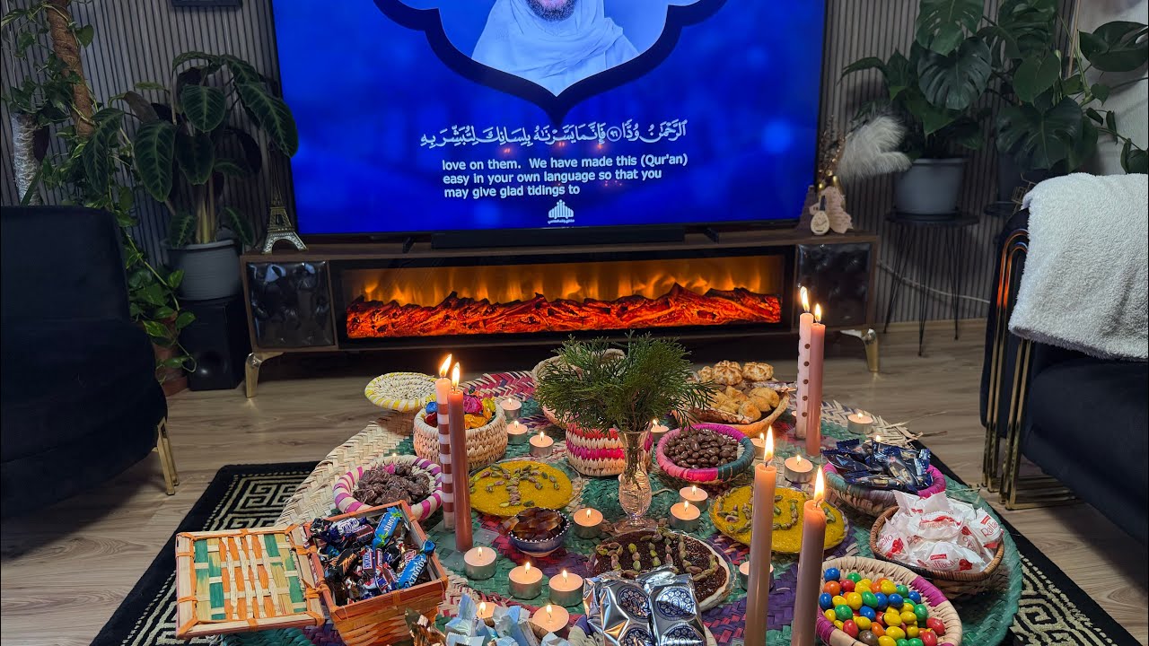 #يا زكريا عودي عليه كل سنه وكل عام ننصب صينية🕯️🕯️شغلت للكل شمعات 🕯️ ان شاءالله مرادكم واصل