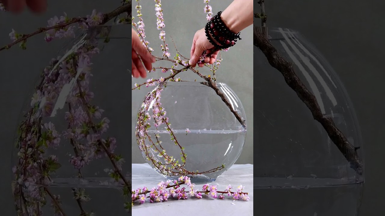 春暖花开竞相笑，朝阳照耀堪折枝。#flowerarrangement #flowermaking #flowers #艺术
