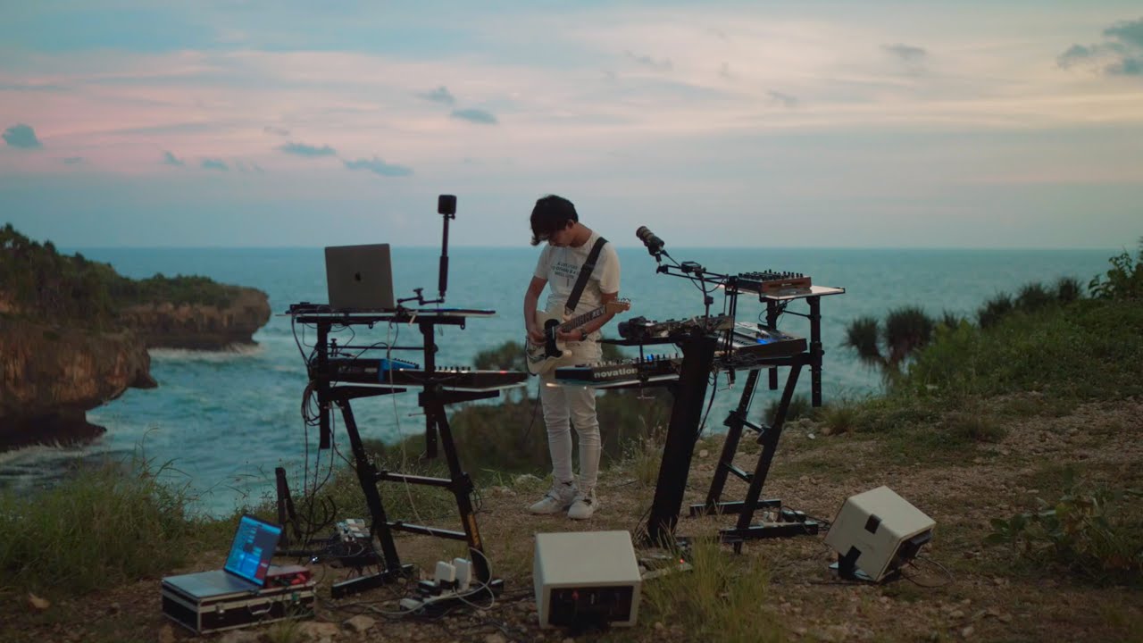 The Sound of Ocean - LIVE LOOPING PERFORMANCE in Nature - ONE MAN BAND Performance by Alffy Rev