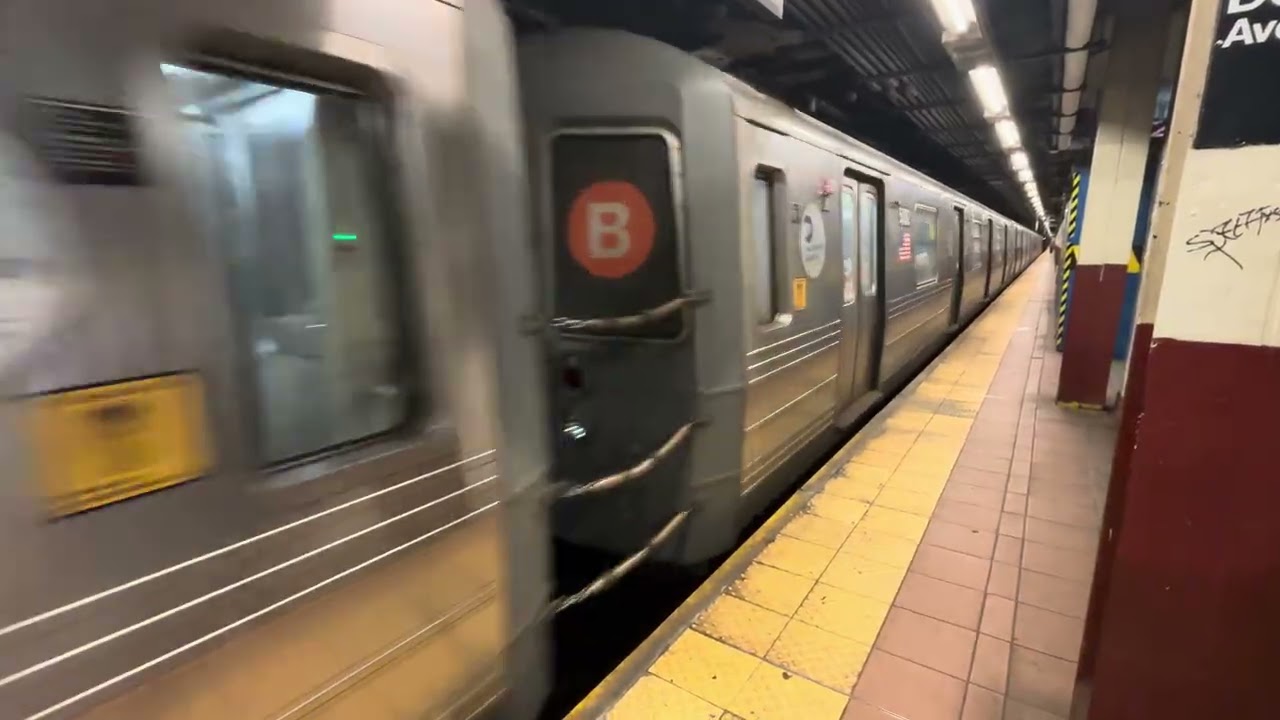 R68A B Train departs DeKalb Ave 