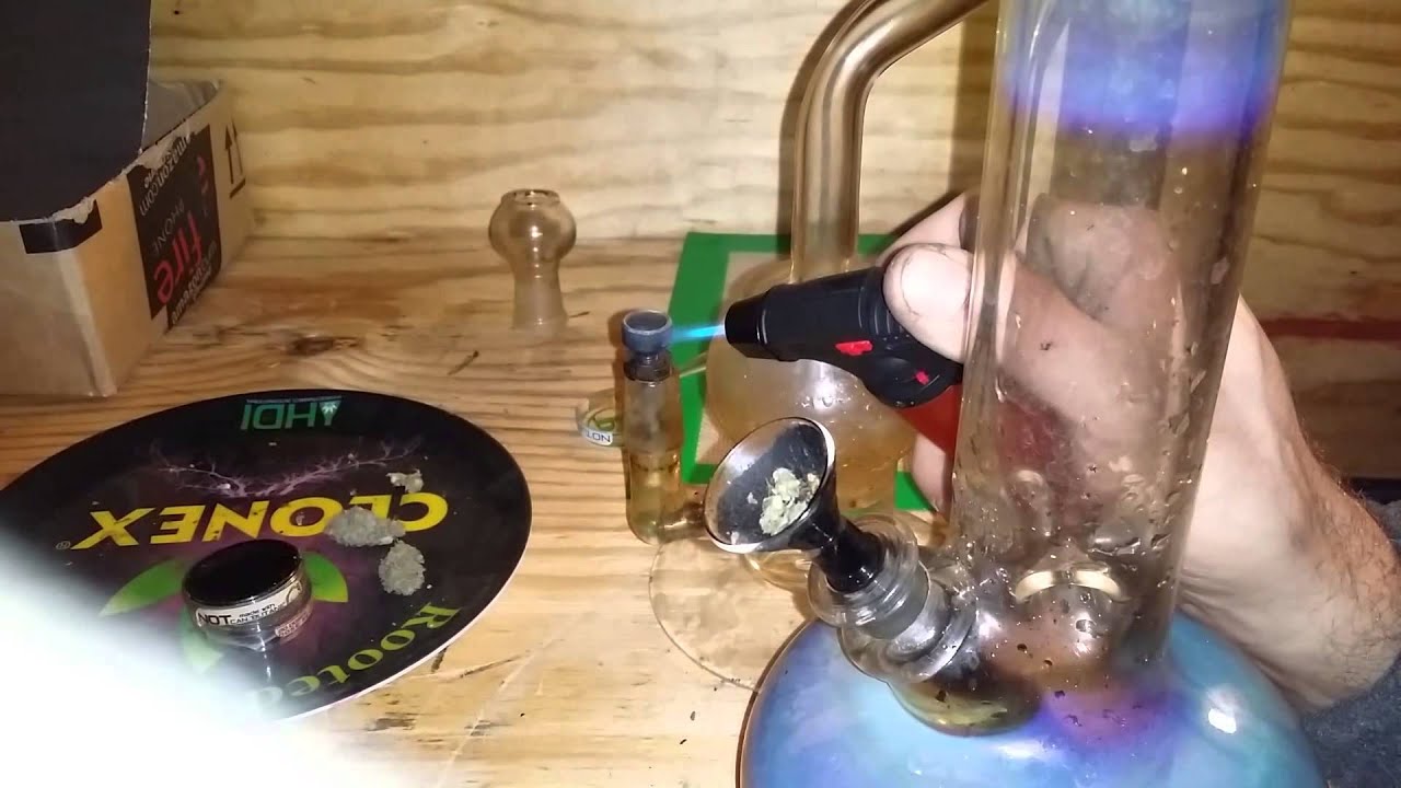 Dabbing916 shoutout with dab/bong combo