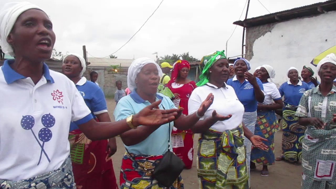 KILOMBO SAMUNA en séance de répétition pour la sortie de Brazza