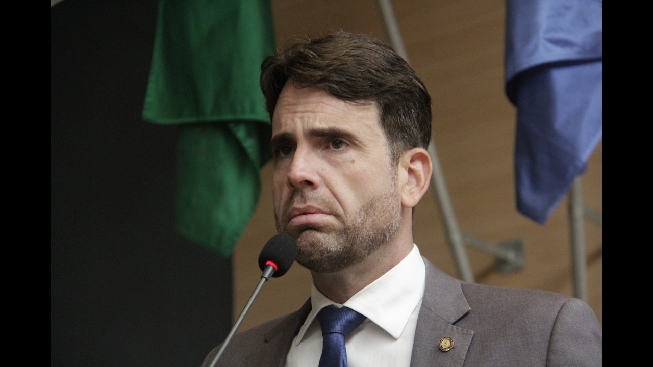 Eduardo Moura critica notícia de suposta cassação do seu mandato