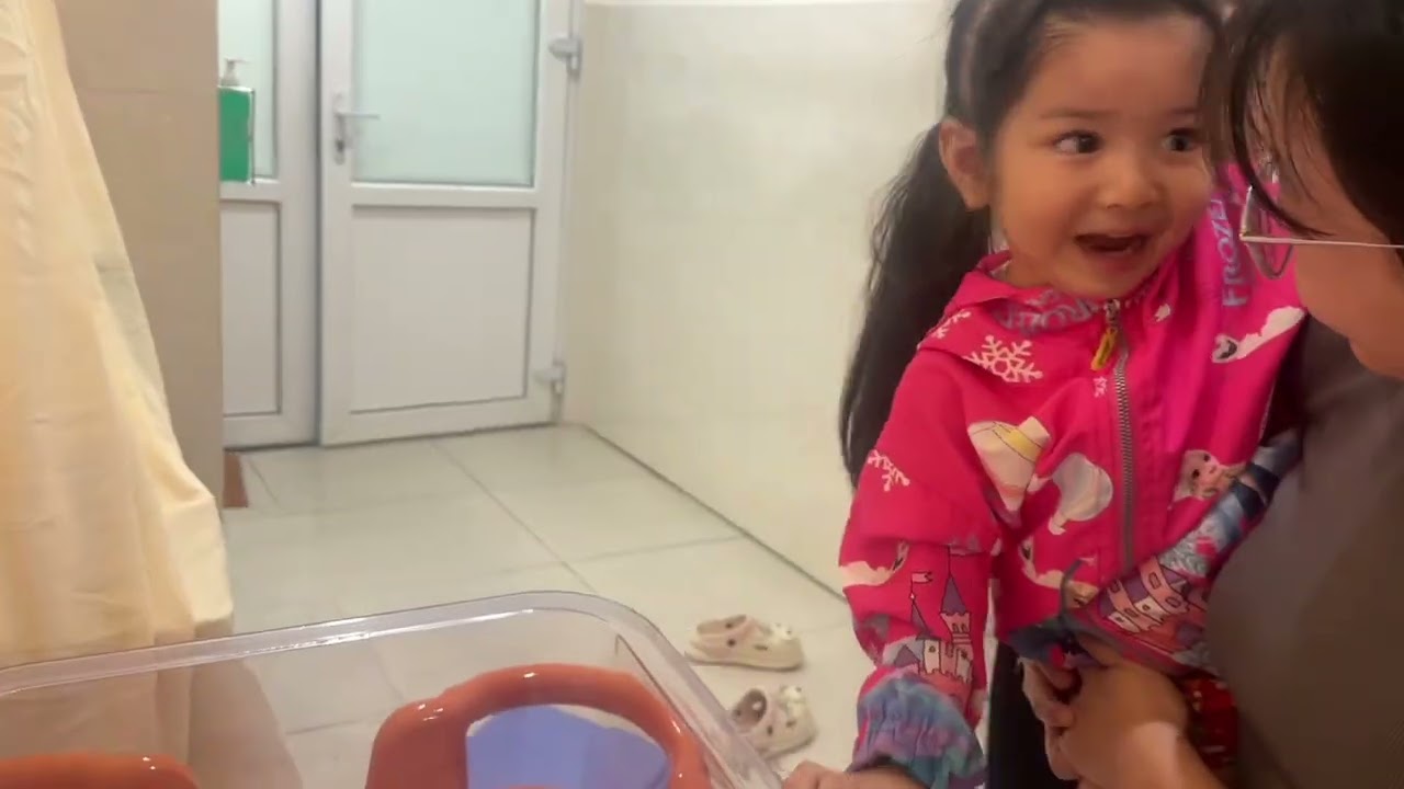 8 Sang cùng mọi người  tất bật ,  Thủy từ Đức Trọng về Sài Gòn nhận tin vui !