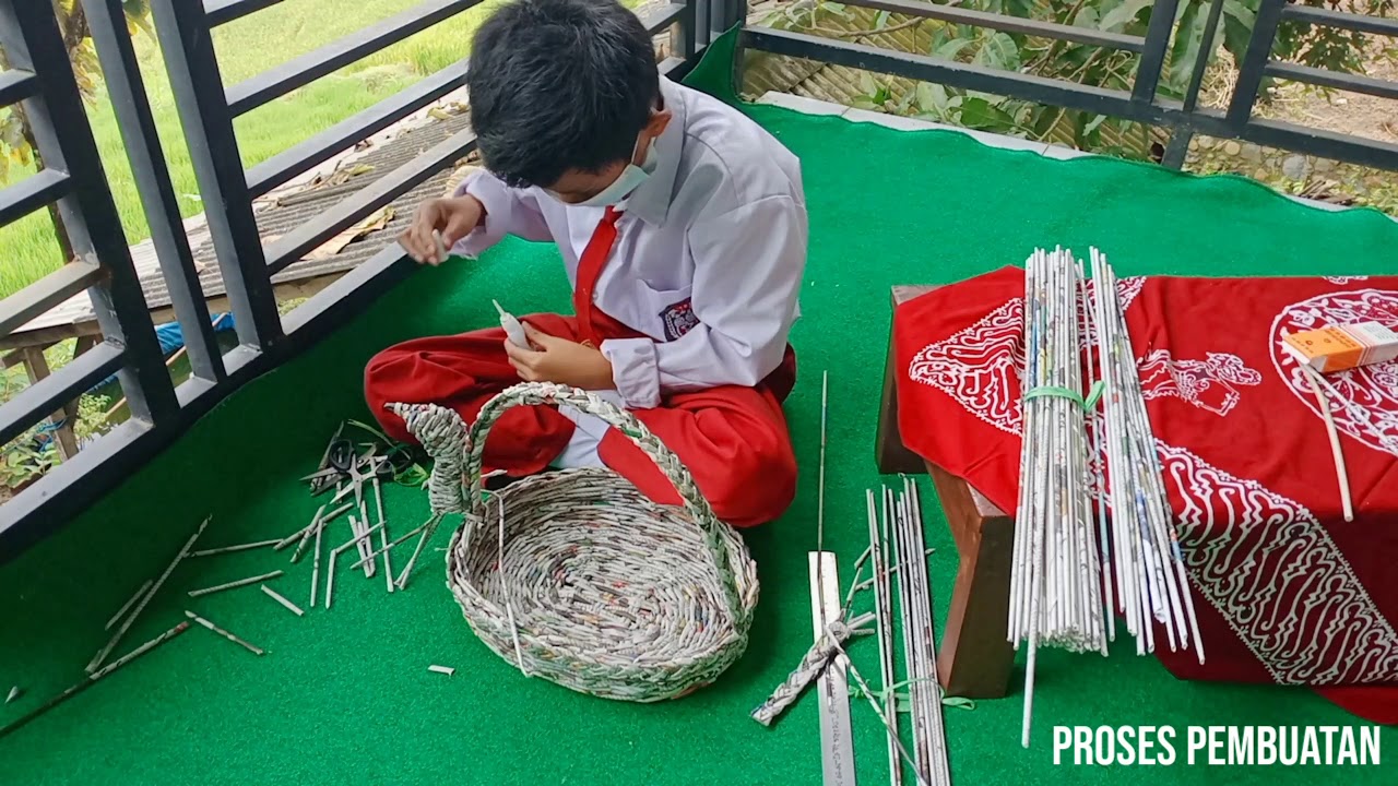 FLS2N SD KAB KEDIRI 2021 KRIYA ANYAM 04 TEMPAT BUAH BENTUK ANGSA KEC SEMEN