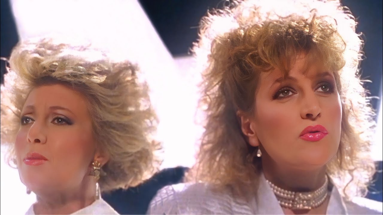 BARBARA DICKSON and ELAINE PAIGE - I KNOW HIM SO WELL (Full Video - Restored) Chart #1 (ABBA)