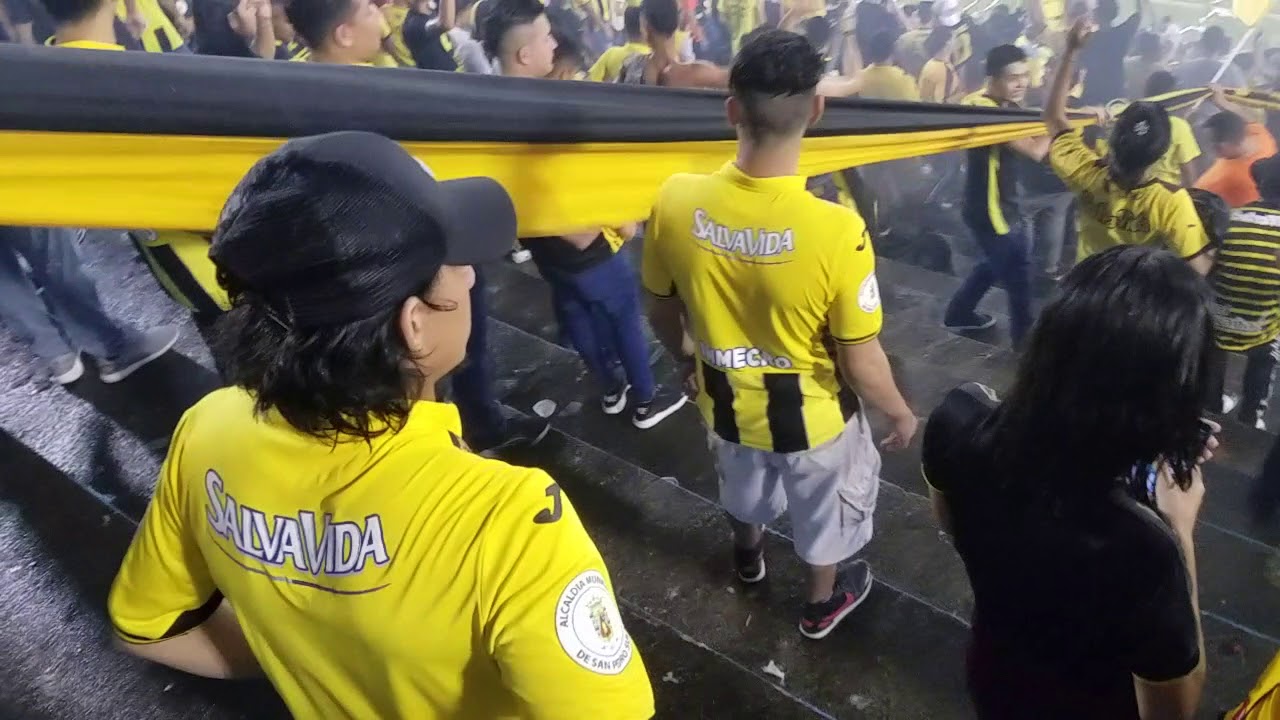 Mega Locos Vs Ultra Fiel