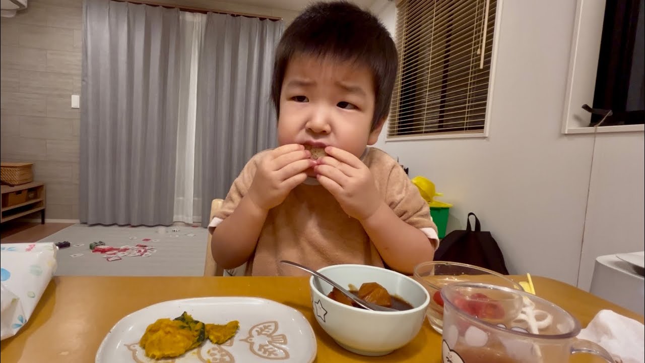 【3歳11ヶ月】ビーフシチューを食べる！ 【3 years 11 months old】Eating beef stew!