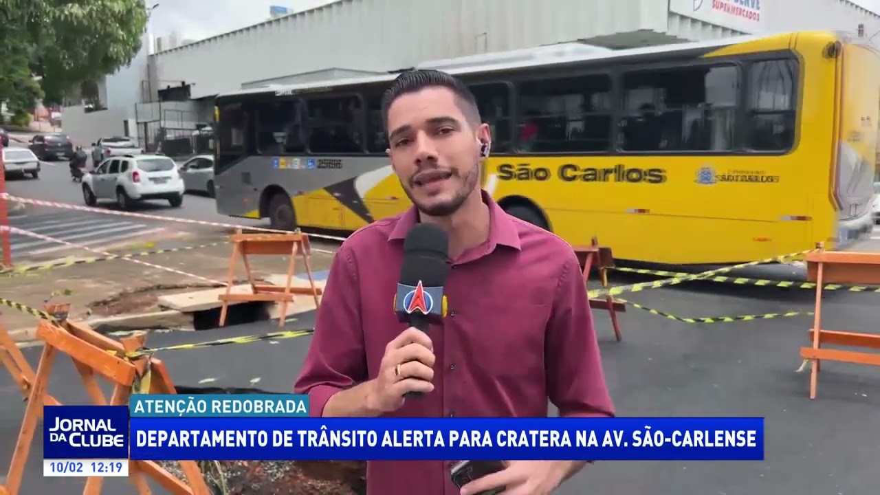 Departamento de trânsito alerta para cratera na Av. São-Carlense - Jornal da Clube (10/02/26)