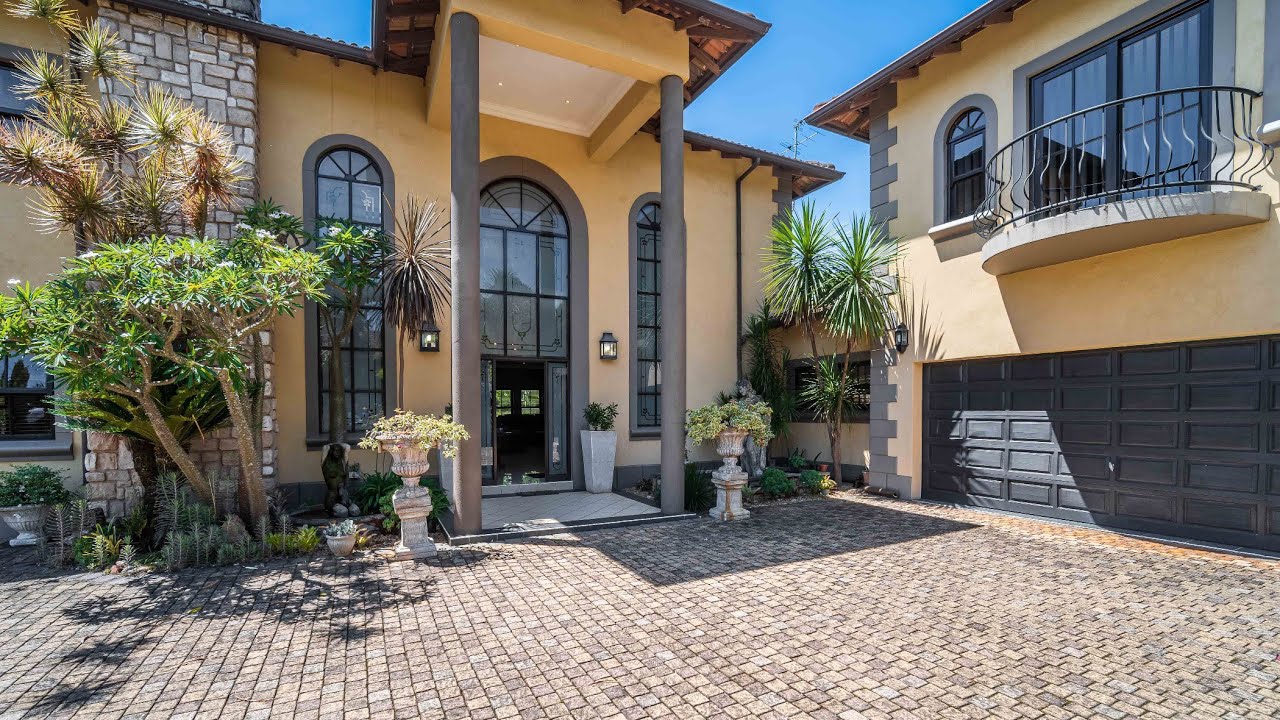 Italian-inspired luxury in Plantations Estate.