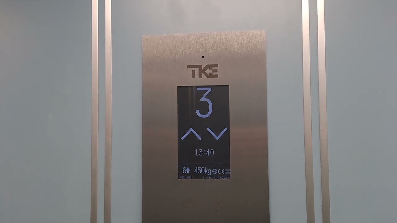 TKE Elevator at AZ Hotel El Pr&iacute;ncipe in Zaragoza, Spain