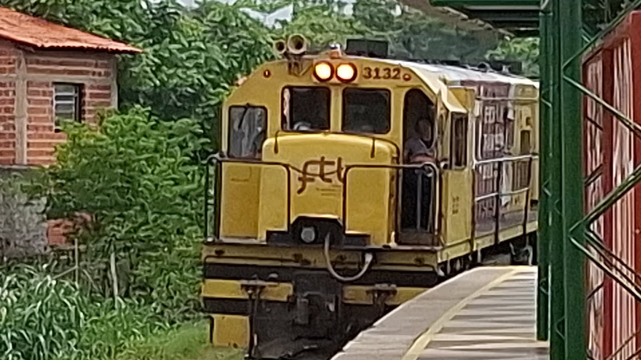 Trem da FTL passando na Estação Matinha