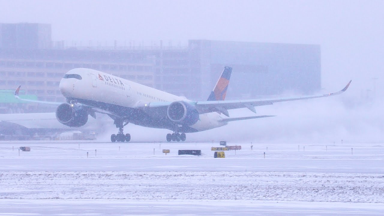 Delta A350 SNOWBLAST Takeoff at MSP