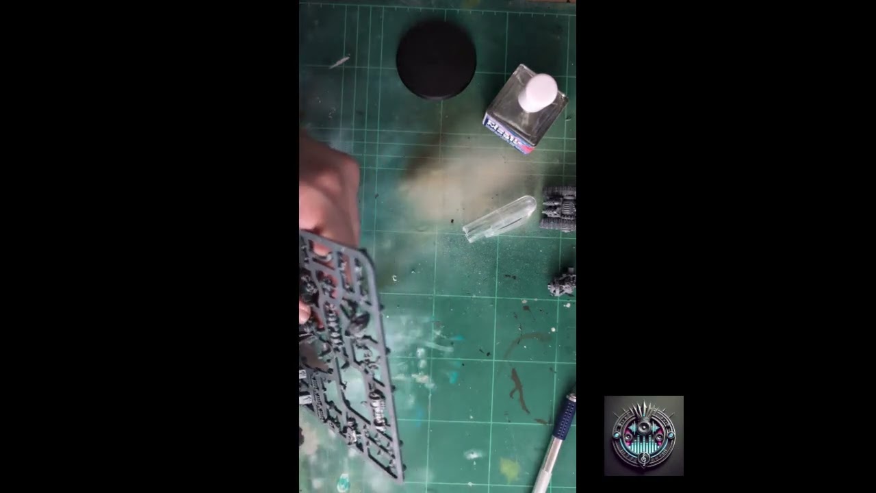 Peaceful Crafting &ndash; Relaxing Miniature Assemble Session