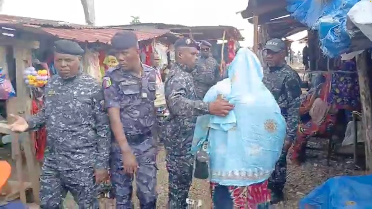 Zinu dezadjiri lewo hunu Mwali