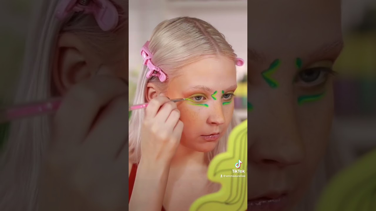alien makeup look 